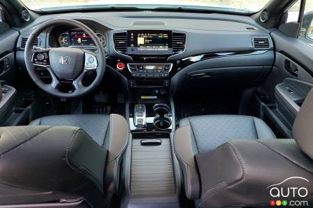 2023 Honda Passport Touring - Interior